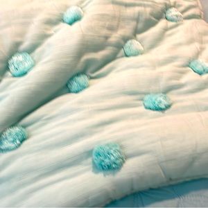 Pottery Barn Twin comforter with pillow sham